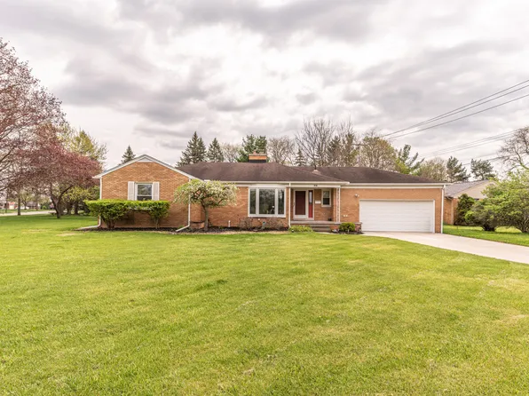 415 Linden Ct, Saline, MI 48176