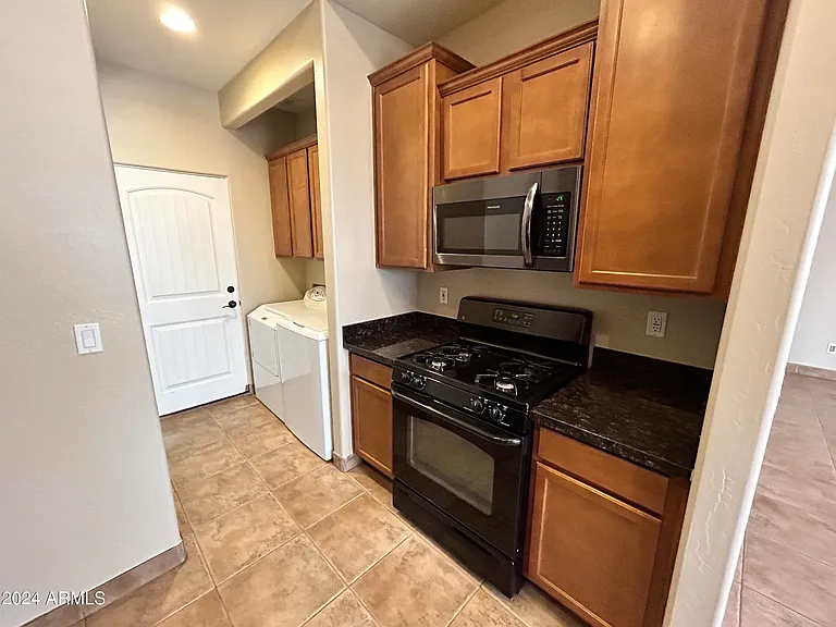 897 E Roma Ave #3 — Photo 8