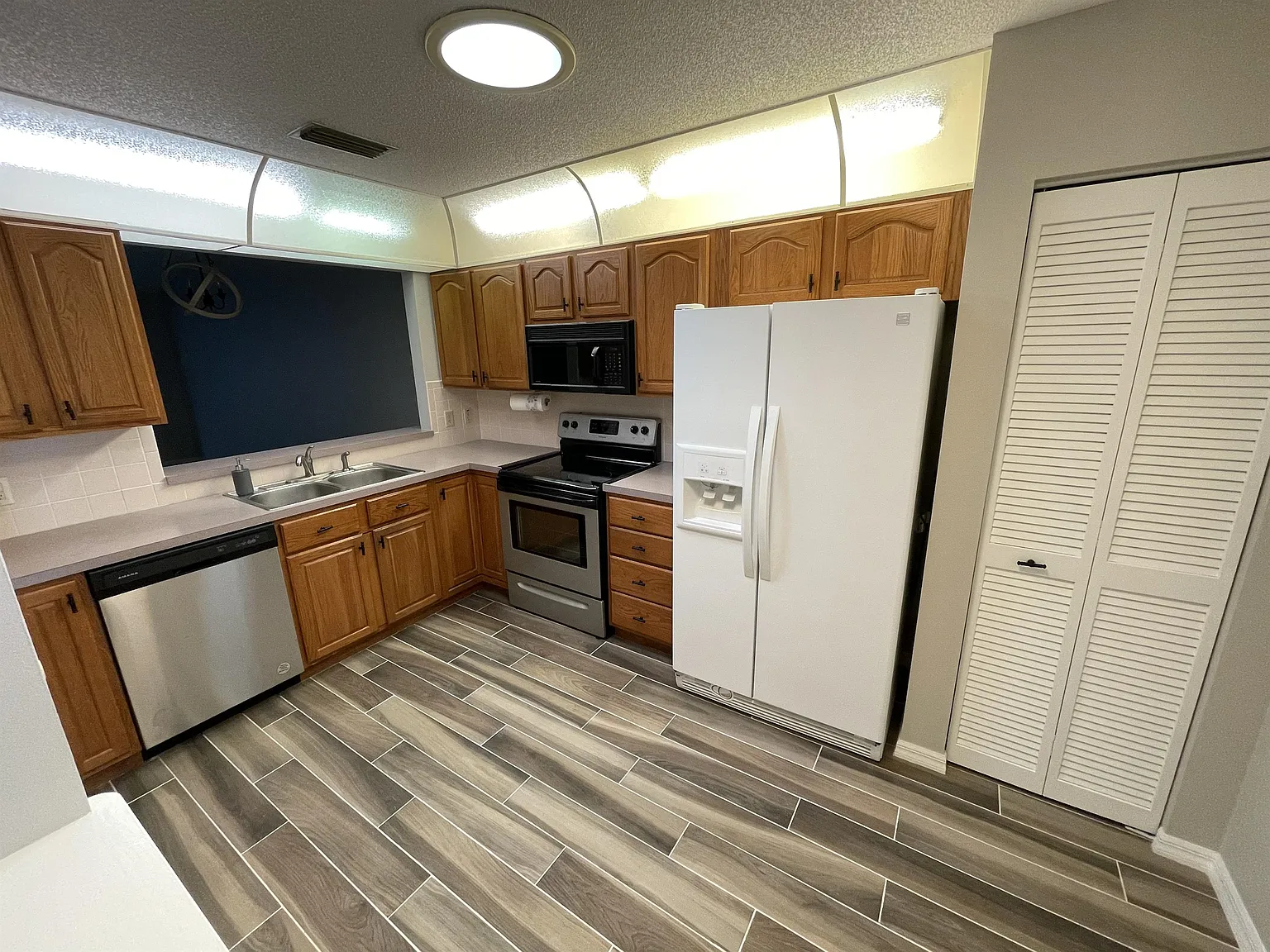 2401 Southeast 17th Circle - . — Photo 3