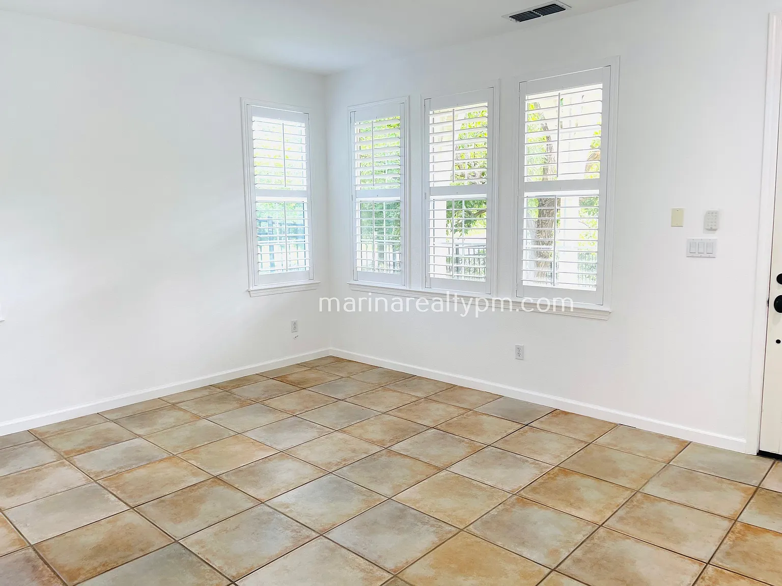 3 bed, 2442 sqft, $3,500 — Photo 3