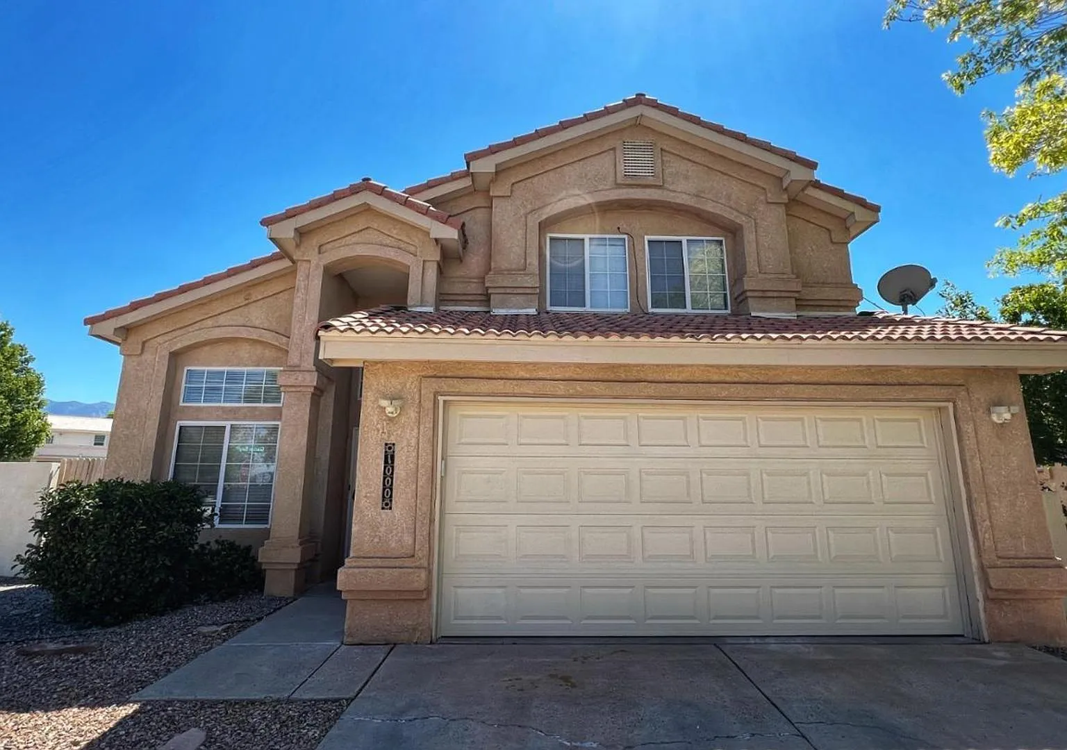 3 bed, 1727 sqft, $2,250 — Photo 1