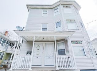 1375 Newport Ave FLOOR 2, Pawtucket, RI 02861