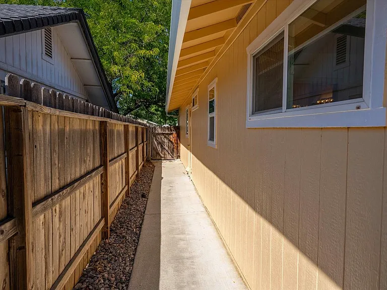 2863 Sandstone Dr — Photo 33