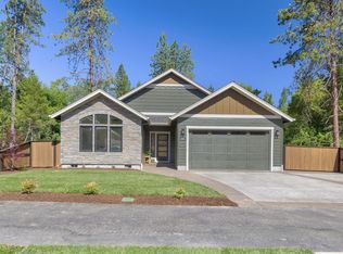 2524 Overland Dr, Grants Pass, OR 97527