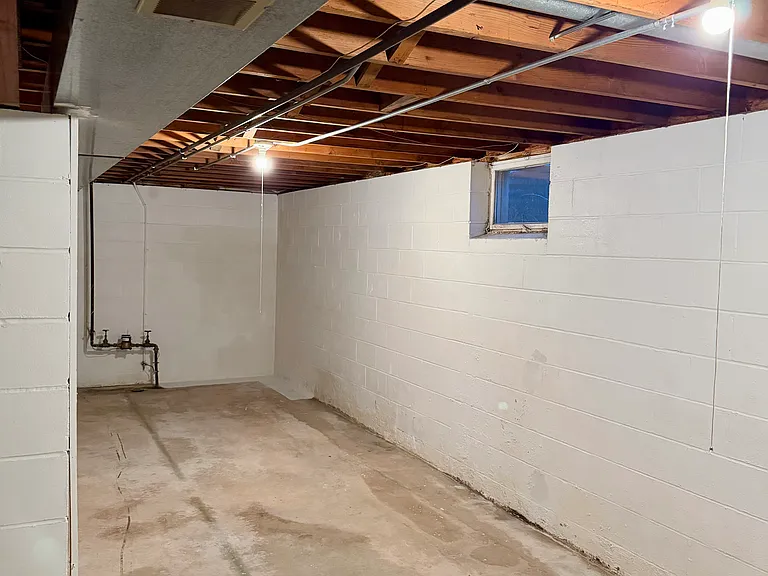 1677 Leone Ave — Photo 27