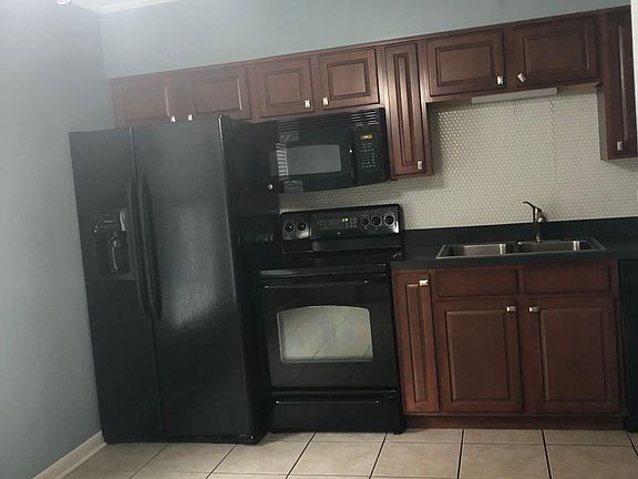 5th image of 108 E Pitt St #1