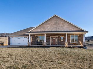 9222 Nicholas Ct, Dubuque, IA 52003