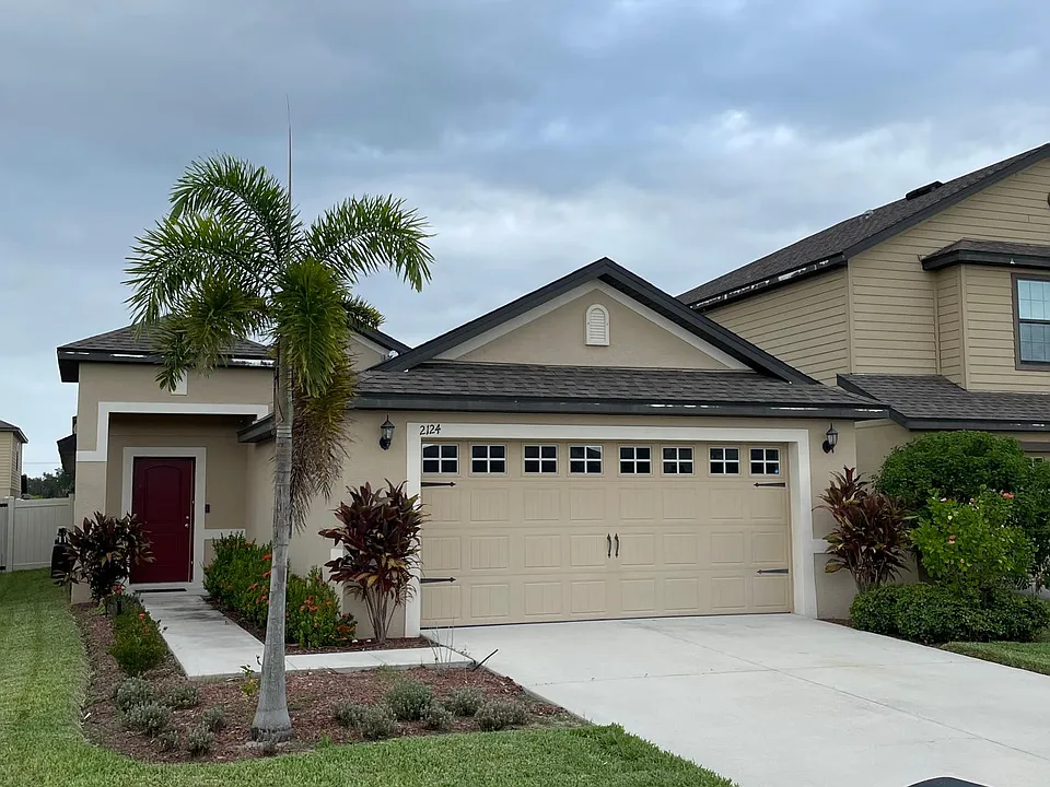 2124 Peyto Way