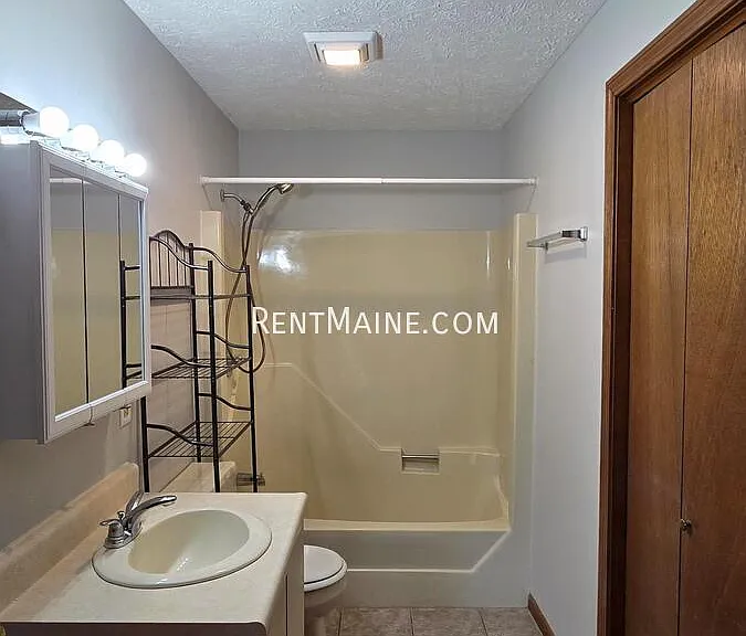 8 Hartley St #8 — Photo 16