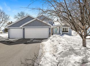 1561 Heron Dr, Chanhassen, MN 55317