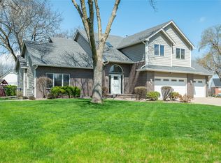 6140 Brandywine Dr, Johnston, IA 50131