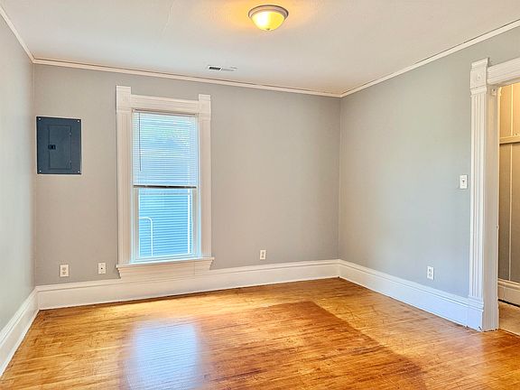 3rd image of 1341 Charles St