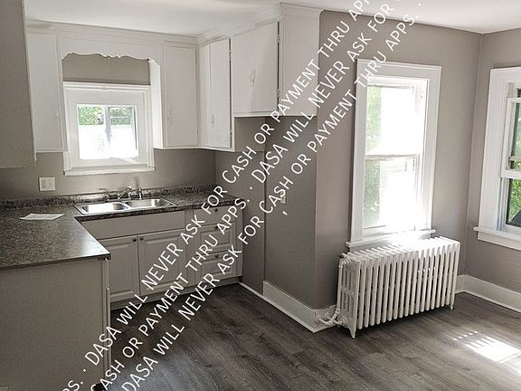 4th image of 222 Ellison St