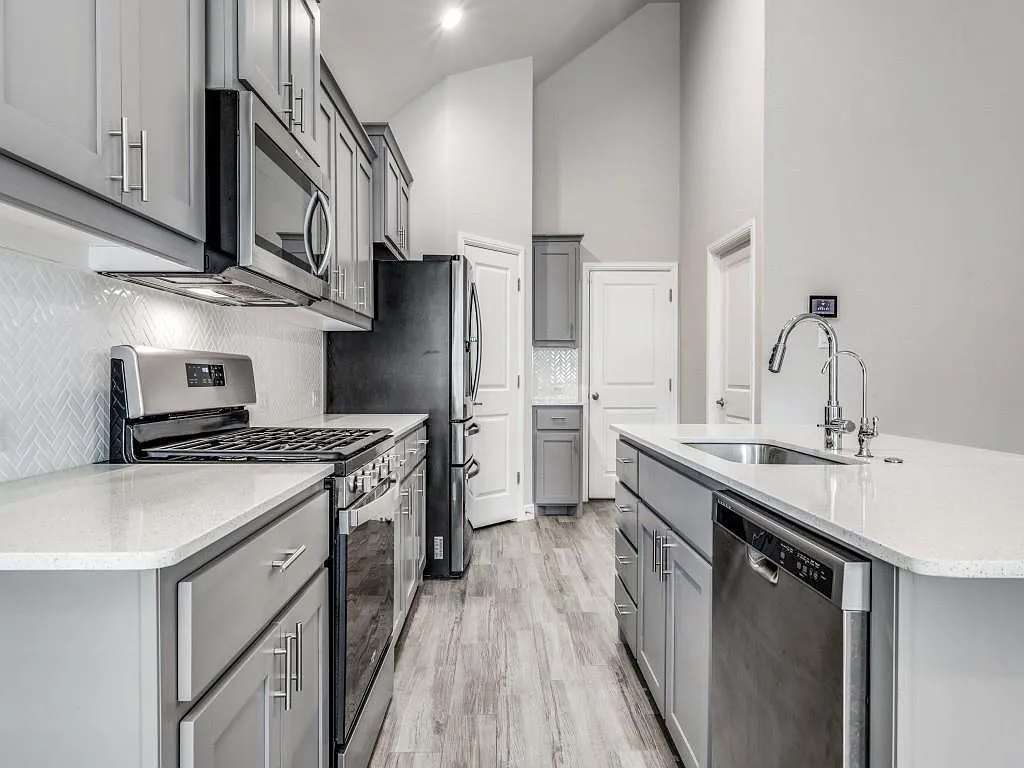 4 bed, 1806 sqft, $2,900 — Photo 3