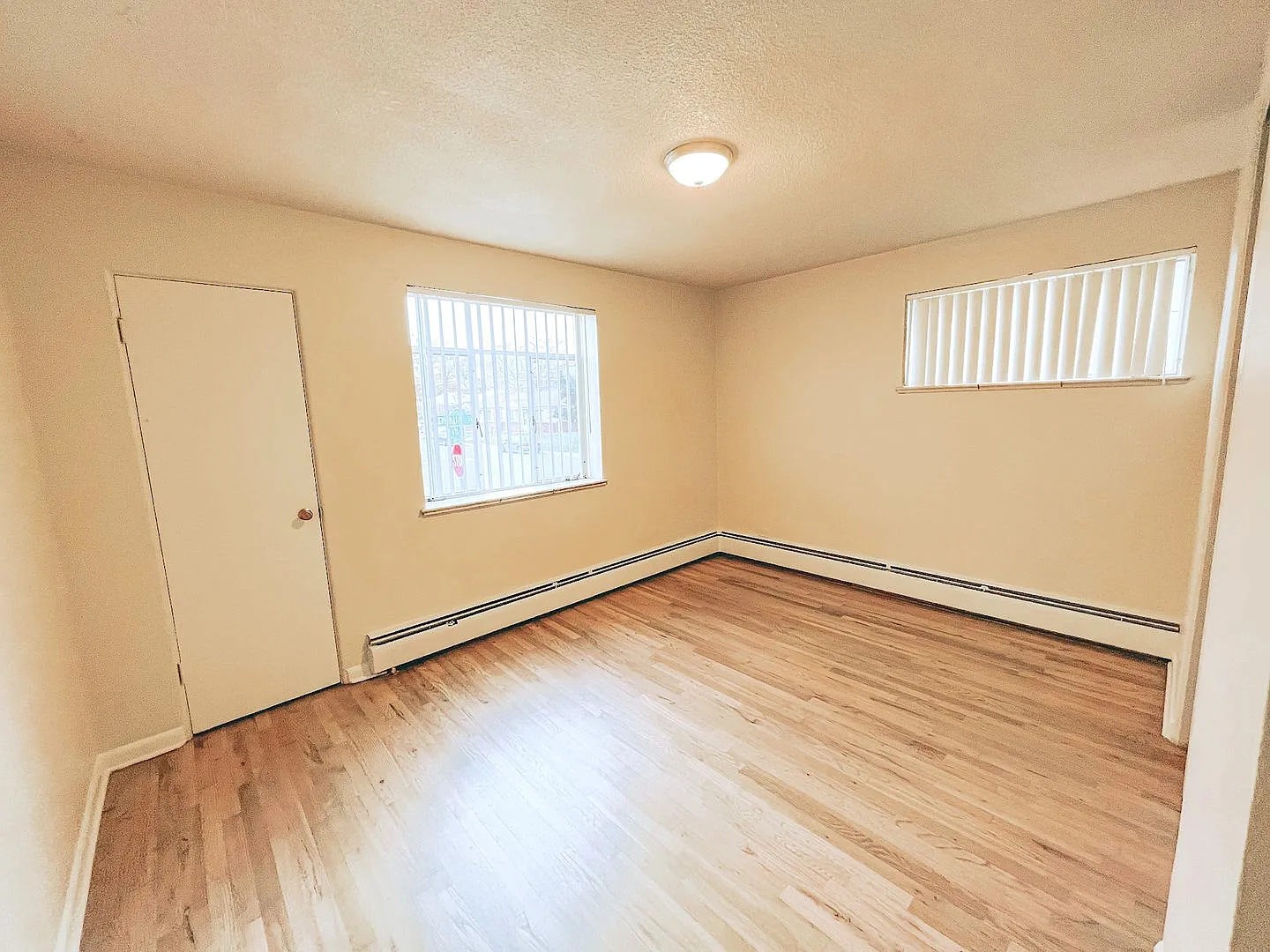 Dahlia Apartments in Hale neighborhood — Photo 3