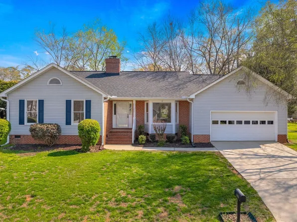 217 Hatteras Ln, Simpsonville, SC 29680