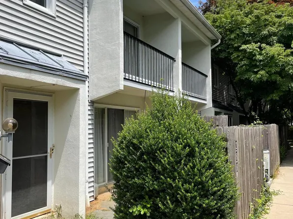 288 W Chelsea Cir, Newtown Square, PA 19073