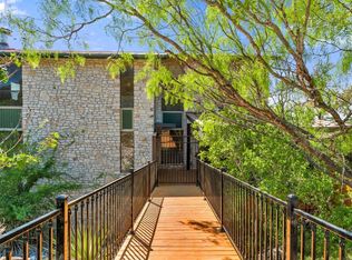 100 Semi Cir, Horseshoe Bay, TX 78657