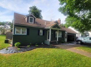 40 Marsden Rd, Rochester, NY 14609