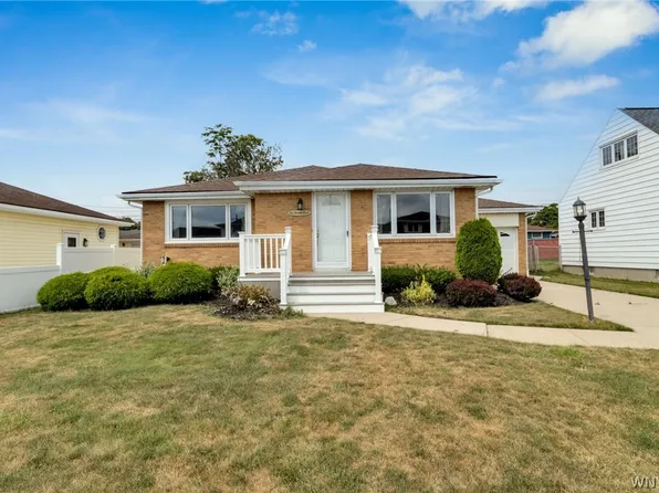 178 Temple Dr, Cheektowaga, NY 14225