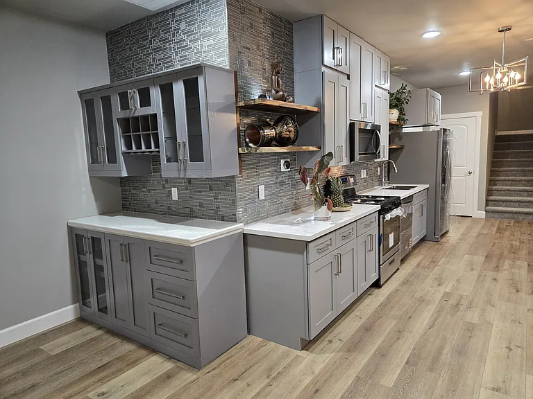 bar/kitchen area