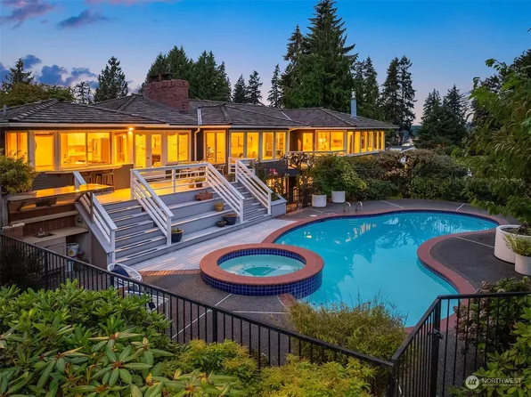 15802 64th Avenue NE, Kenmore, WA 98028