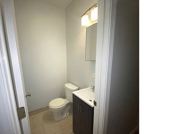 2nd image of 6440 S Eberhart Ave #1D
