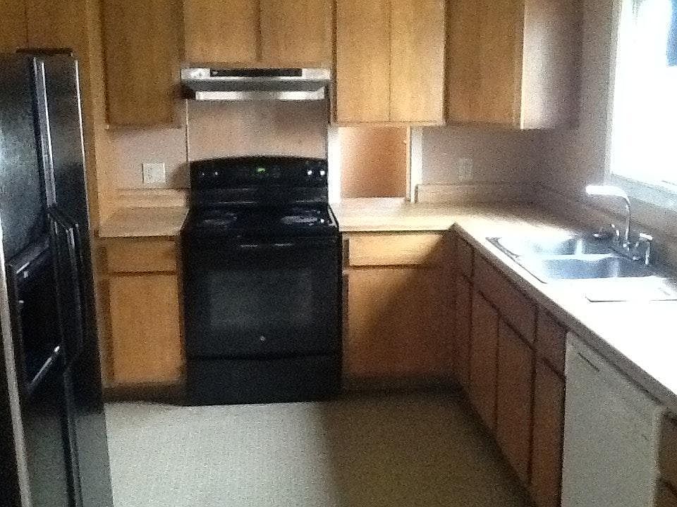 1st image of 165 Albatross St #167