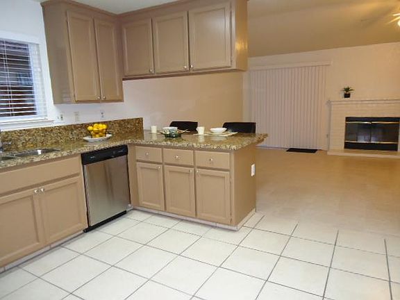 3rd image of 664 Santa Barbara Dr