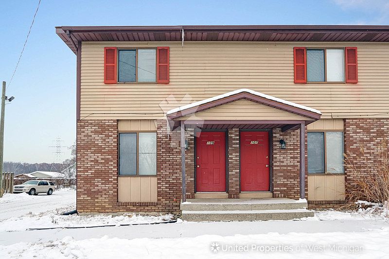 1st image of 109 Peony St SW