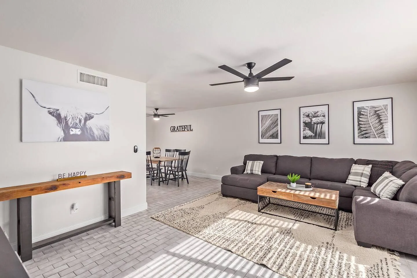 4 bed, 1398 sqft, $4,995 — Photo 2