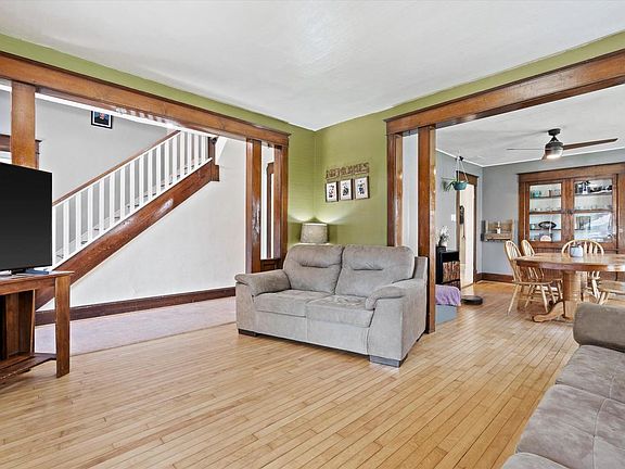 5th image of 106 Juneau STREET