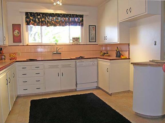 A Roomy Kitchen