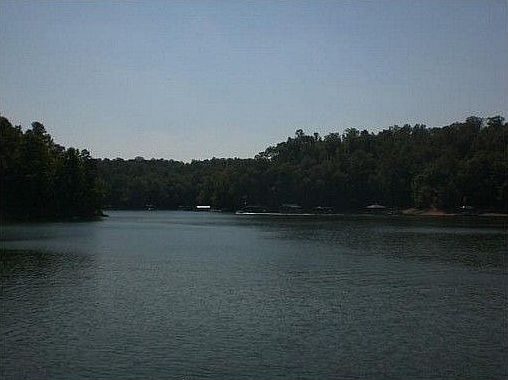 4th image of 19 Lakeshore Cir