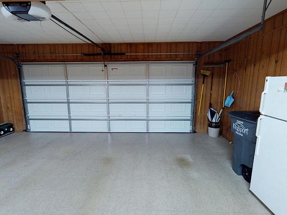 3rd image of 1404 Lamar Ct