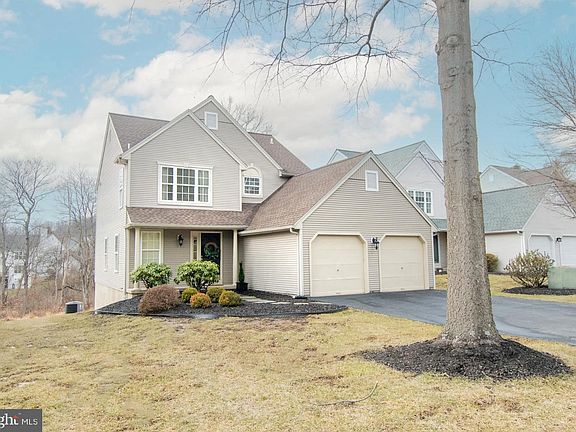 3rd image of 110 Marsh Creek Dr