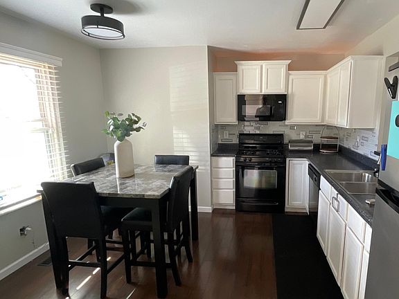 4th image of 8811 Emeraldgate Dr