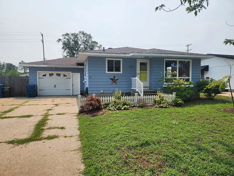 1240 Grant Ave — Photo 17