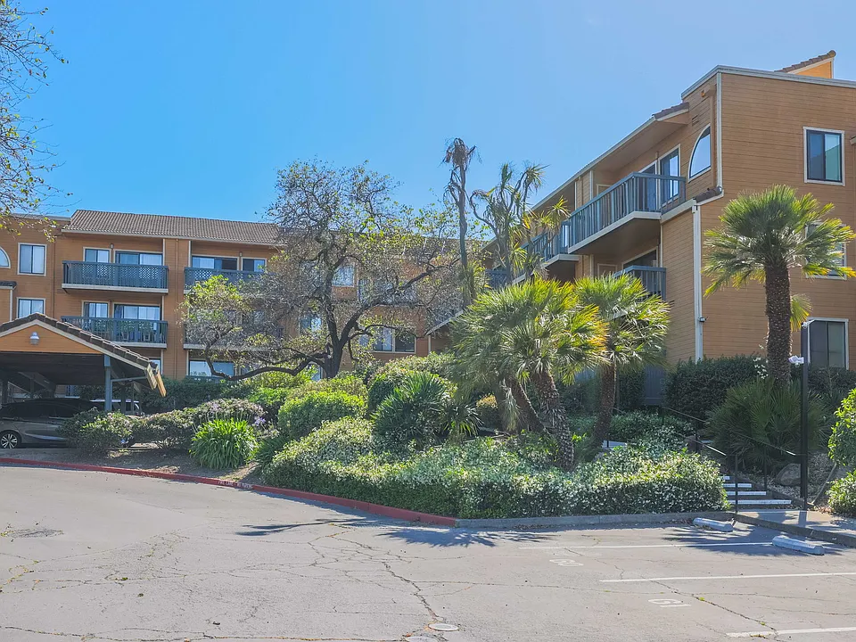 13700 San Pablo Ave #1201