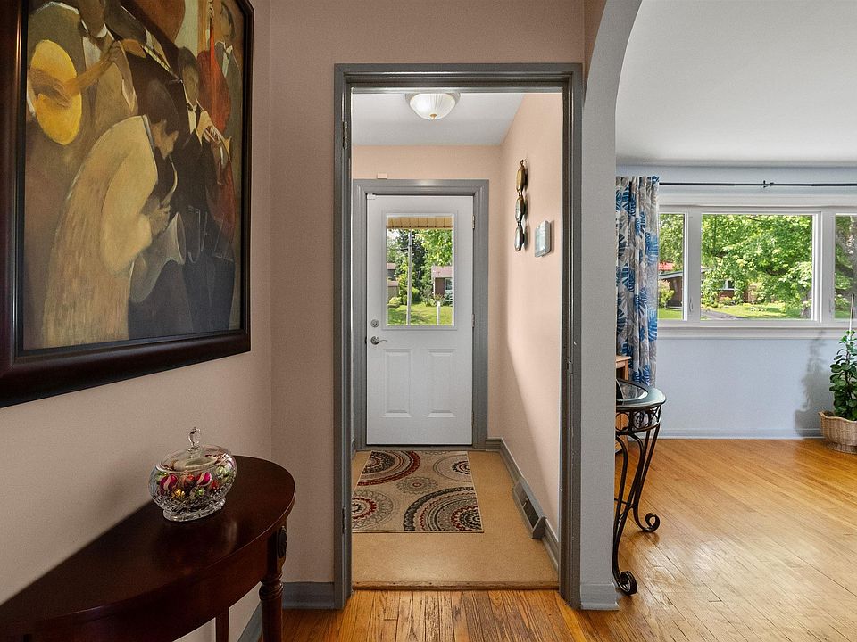 1st image of 13 Muriel Ave