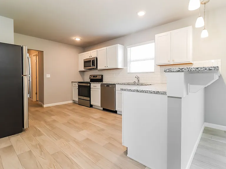 2142 Farm Valley Dr — Photo 4