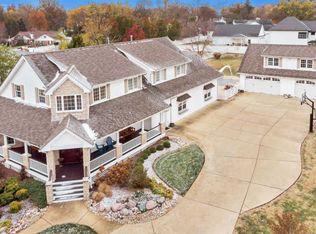 9801 Hilltop Dr, Saint Louis, MO 63128