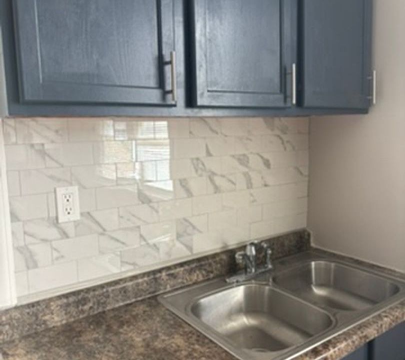 1st image of 3919 Deodar St #46312