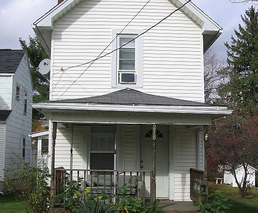 2nd image of 218 Pearl Street