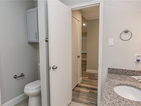 4th image of 10393 Wood Heights Dr