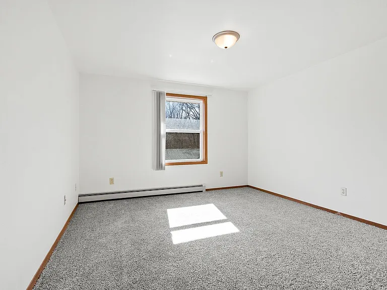 Roland Lane Apartments — Photo 30