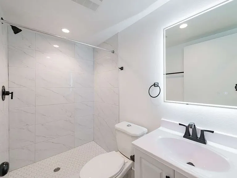 5654 La Mirada Ave #C000 — Photo 4