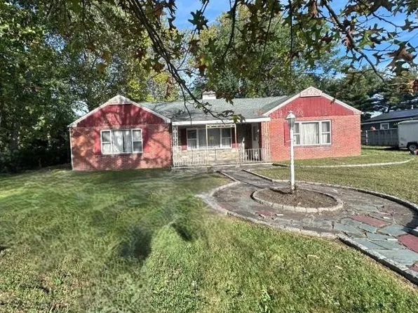 245 Gibbsboro Rd, Clementon, NJ 08021