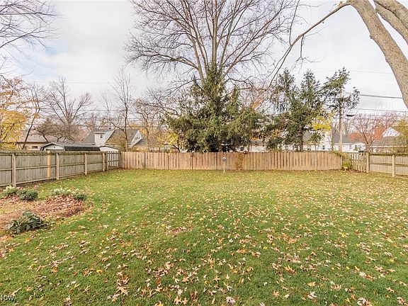 2nd image of 538 N Woodhill Dr
