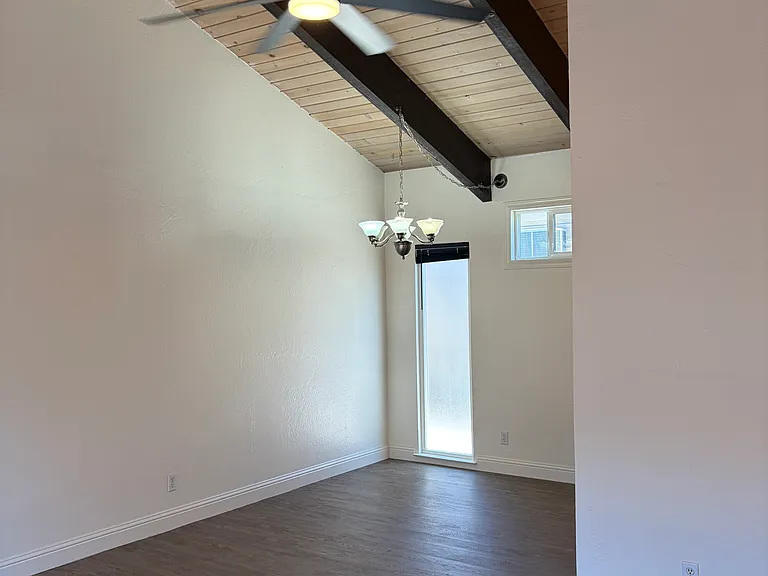 852 Division St #10 — Photo 3